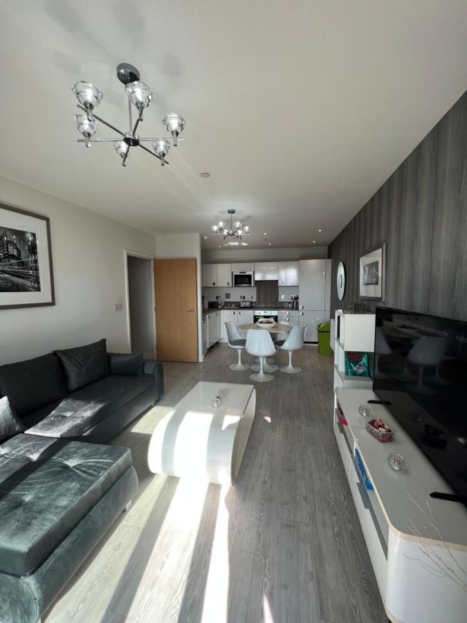 Cityscape Serenity: 10Th Floor Oasis Near City Airport, Excel & 02 Apartment London Exterior photo